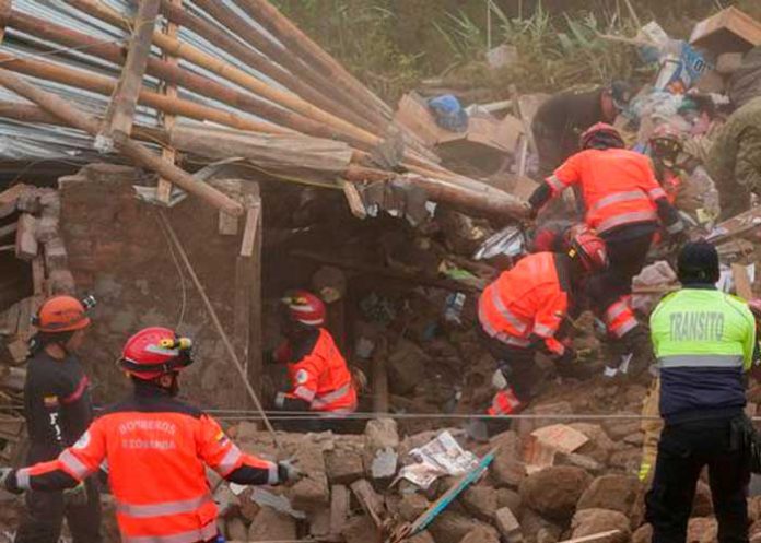 Foto: ¡Terrible! Suman a 52 los fallecidos por deslizamiento en Alausí, Ecuador / Cortesía