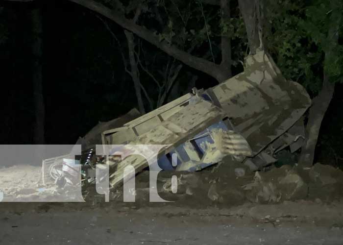 Foto: Vivo de milagro quedó un conductor tras fuerte accidente en Juigalpa, Chontales / TN8
