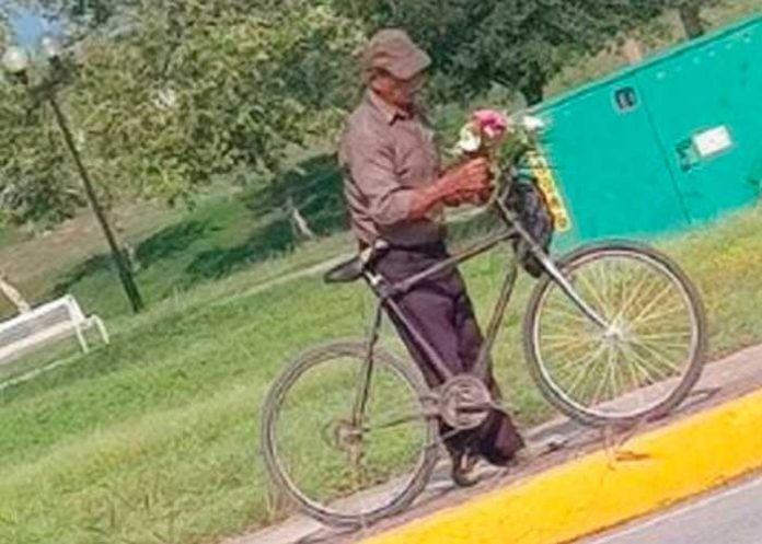 Encuentran muerto a abuelito tras llevar flores a la tumba de su esposa