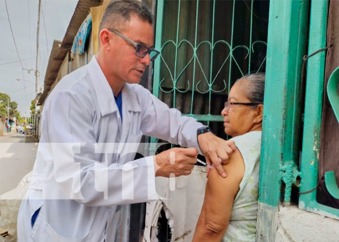 Brigadistas de salud realizan jornada de vacunación en Managua
