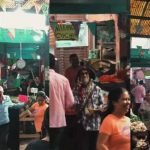 Al ritmo de una cumbia nicaragüense, se armó el bailongo en un mercado de México