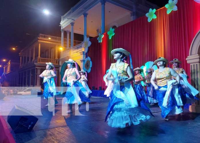Foto: INTUR y Alcaldía Municipal celebran con danza a las madres de Granada / TN8