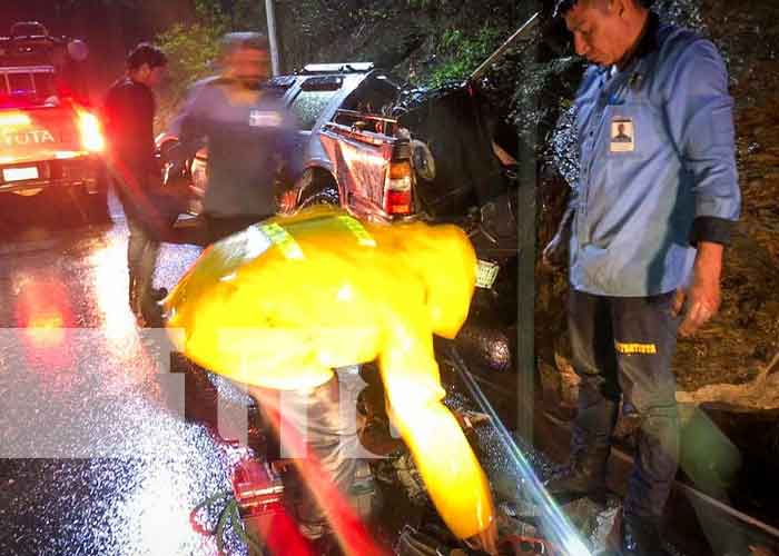 Llanta de camioneta explota provocando accidente en Ocotal
