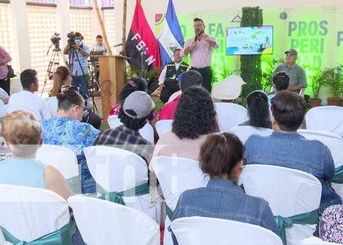 Emprendedores participan en Encuentro Nacional de Recicladores