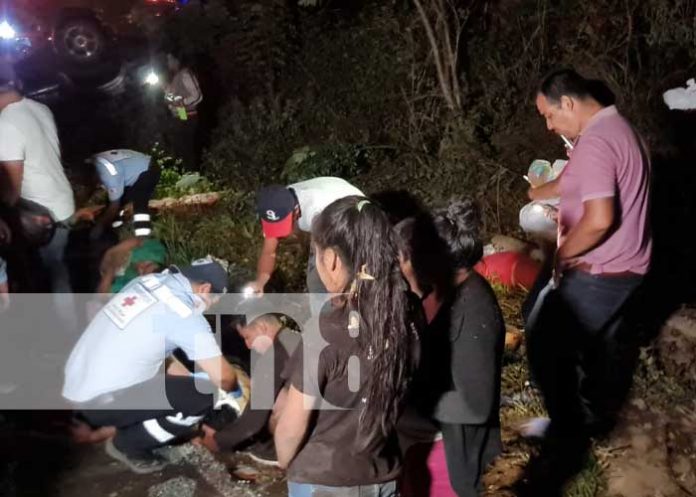 Foto: Tres muertos tras volcón mortal de una camioneta en la comarca El Morro, en Managua / TN8