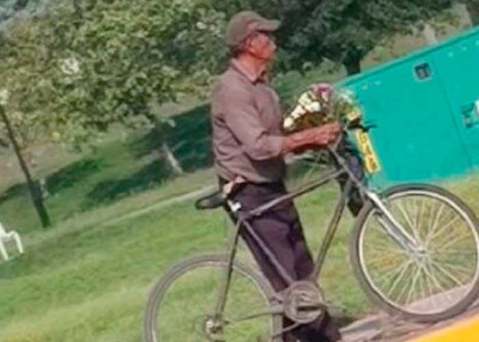 Encuentran muerto a abuelito tras llevar flores a la tumba de su esposa