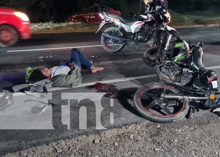 Imprudencia de motociclista lo deja con graves lesiones en Carretera Nueva a León