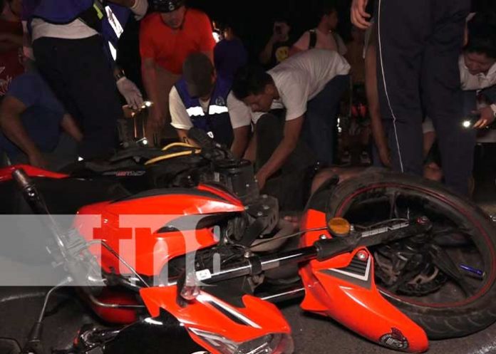 Exceso de velocidad casi le cuesta la vida a motociclista en Managua