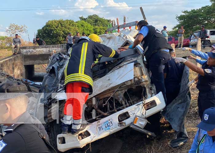 Foto: Conductor falleció tras perder el control del camión en el sector cuesta Cobada, Chontales / TN8