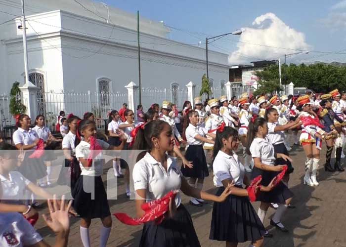 Foto: Danza y bandas musicales en Matagalpa celebran el natalicio del General Sandino / TN8