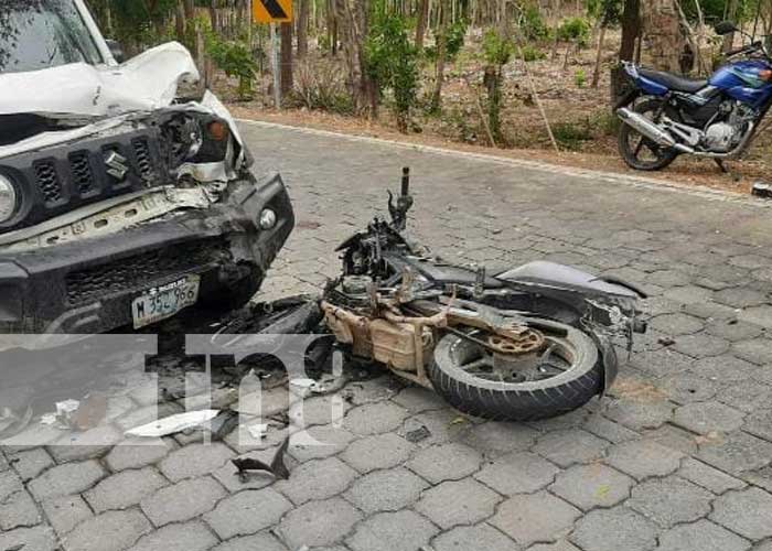 Foto: Motociclista y acompañante mueren horas después de sufrir un accidente en Rivas / TN8