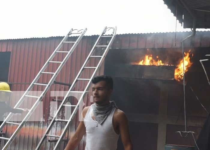 Incendio devoró más de 3 mil cajas para exportar puros en Estelí
