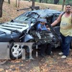 Foto: Vehículo impacta contra un árbol y deja a su conductor lesionado en Juigalpa / TN8