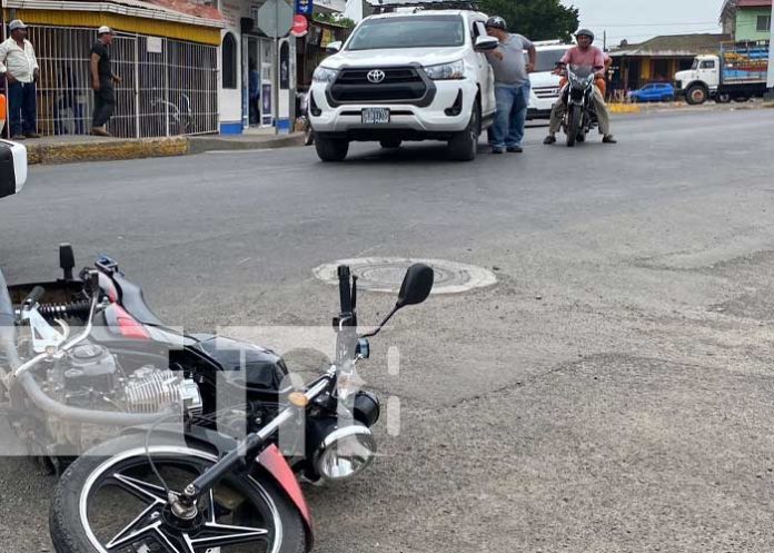 Conductor de camioneta mandó a volar a un motociclista en Juigalpa