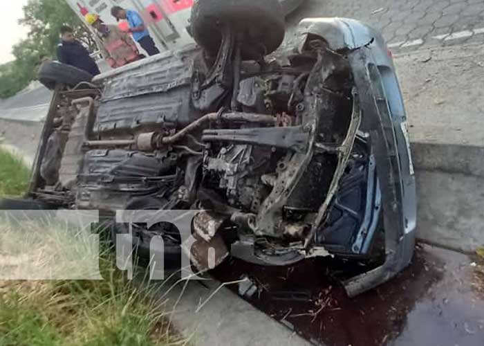 Foto; Conductor irresponsable impacta a dos ciudadanos y se da a la fuga en Granada / TN8 