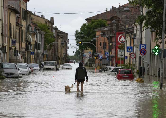 Al menos 14 muertos y más de 36.000 desplazados en Italia por inundaciones 
