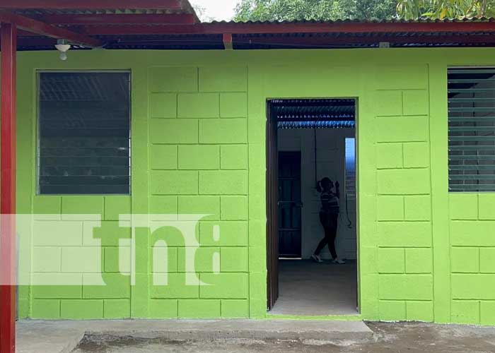 Dos primeras viviendas de extrema pobreza entregadas a familias en Juigalpa