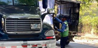 Policía Nacional, JS y Alcaldía de Chinandega entregaron cartillas viales