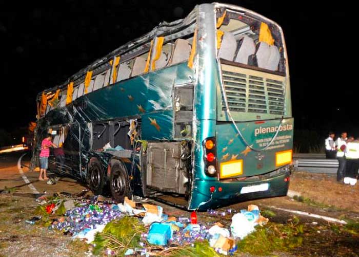 Un muerto y 39 heridos deja accidente de bus en España