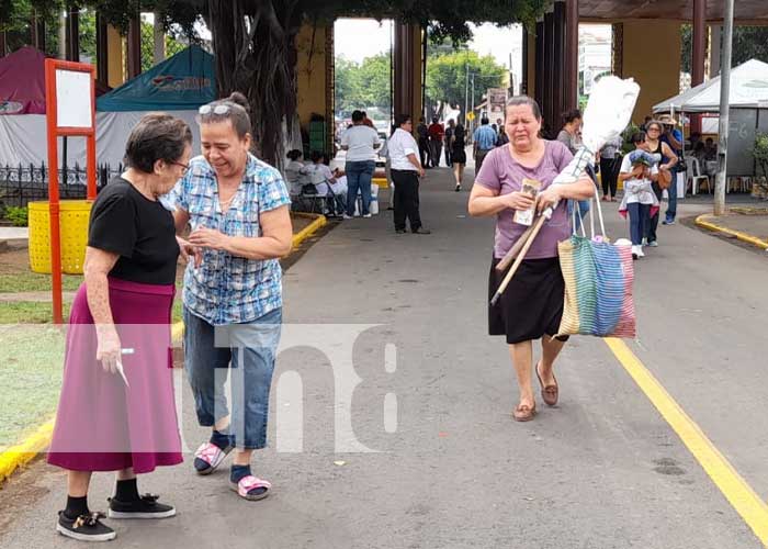 Foto: Visita a cementerios este 30 de mayo, Día de las Madres / TN8