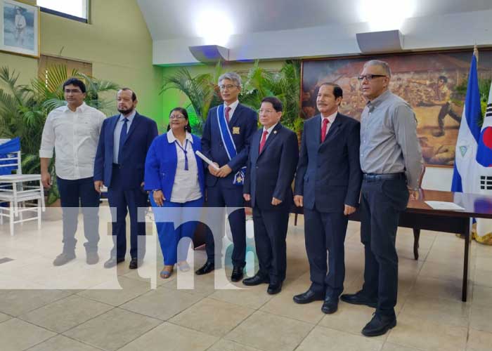 Foto: Condecoran a embajador de Corea del Sur en Nicaragua / TN8