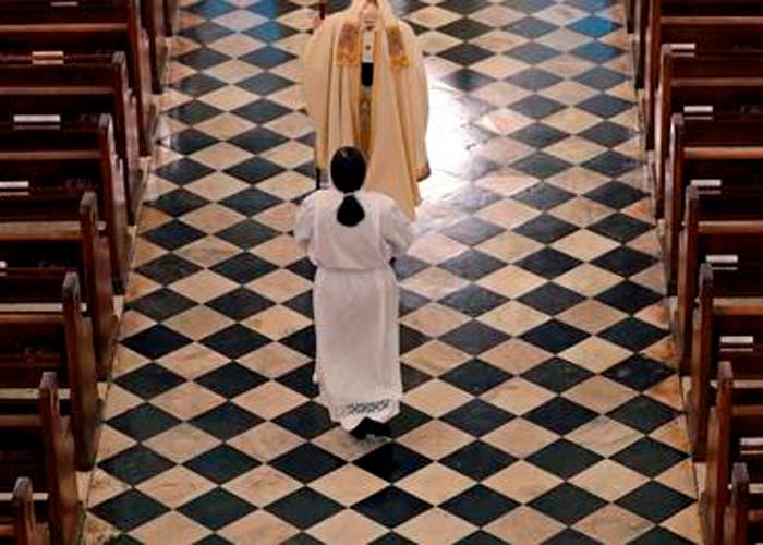 Condenan a sacerdote por tráfico y abuso sexual contra niños en Estados Unidos