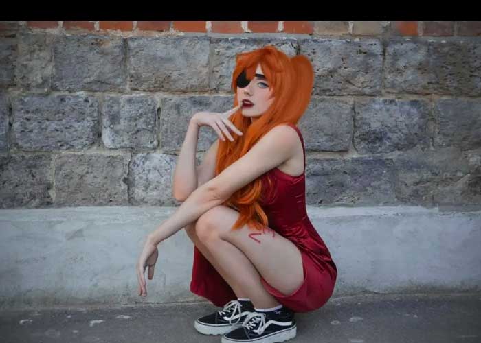 Evangelion: Asuka Langley se pone elegante en este atrevido cosplay