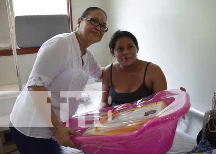 Foto: Obsequios para nuevas madres en Rivas y en Granada / TN8