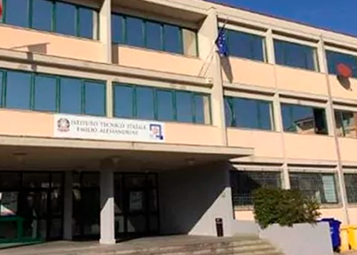 El instituto de Abbiategrasso, al norte de Italia , donde se registró el ataque