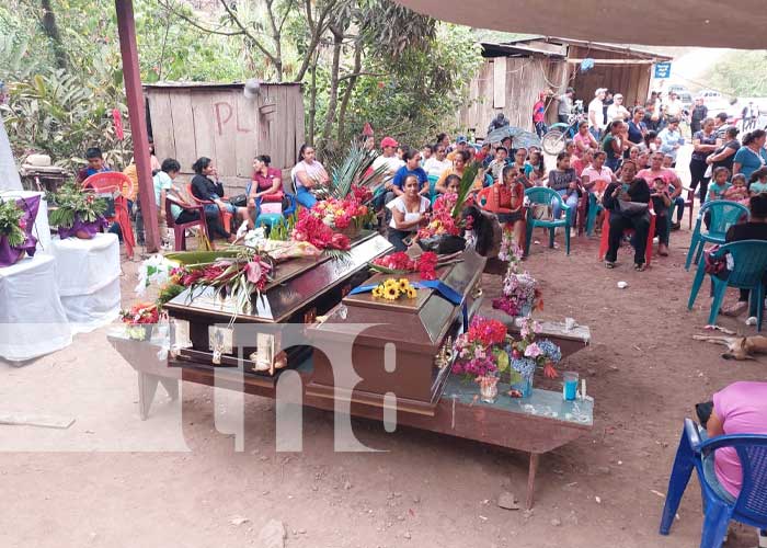 Foto: Honras fúnebres por tragedia en San Sebastián de Yalí, Jinotega / TN8
