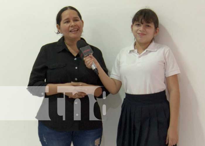 Foto: Madre premiada con Crónica TN8