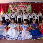 Festival cultural en la víspera del Día de las Madres en Managua