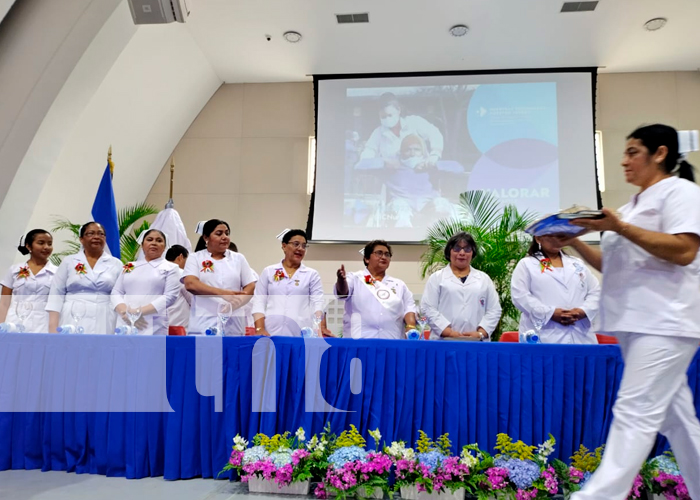 Enfermeras de Nicaragua celebran su día recibiendo elogios por parte de pacientes 