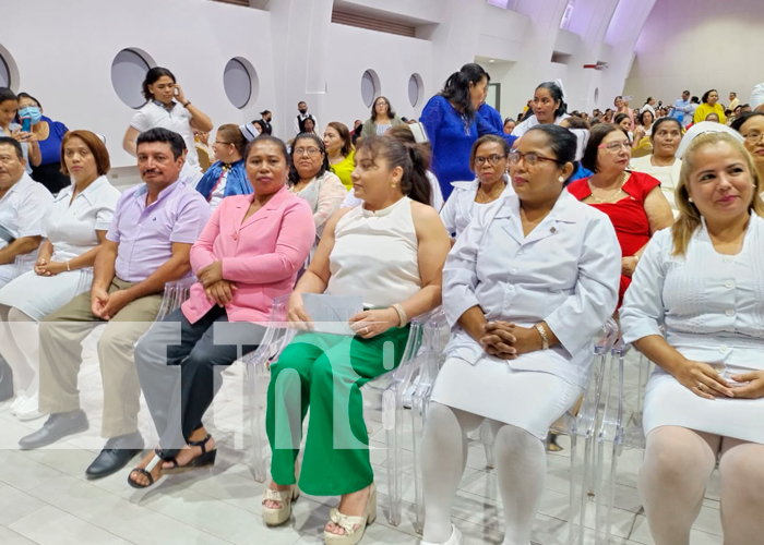Enfermeras de Nicaragua celebran su día recibiendo elogios por parte de pacientes
