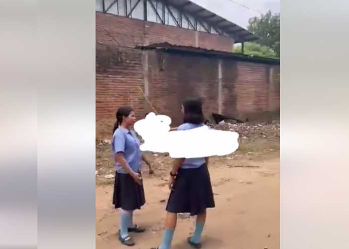 Estudiantes de colegio se van a los golpes en Choluteca