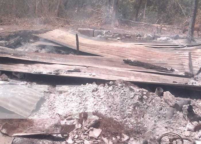 Foto: Incendio dejó en cenizas una vivienda en Nandaime / TN8