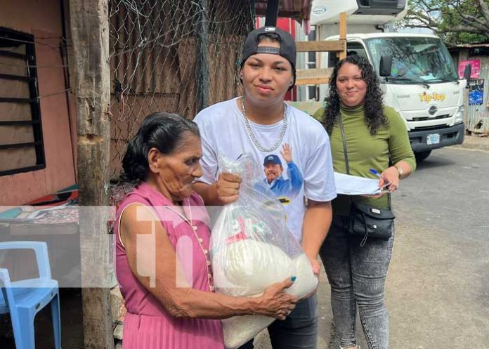 Foto: Paquetes alimenticios para madres de héroes y mártires en Managua / TN8