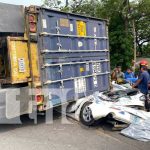 Foto: Mortal accidente de tránsito con camión que cayó encima de un vehículo en Chichigalpa, Chinandega / TN8