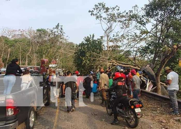 Foto: Fuerte accidente con una rastra en Pantasma, Jinotega / TN8