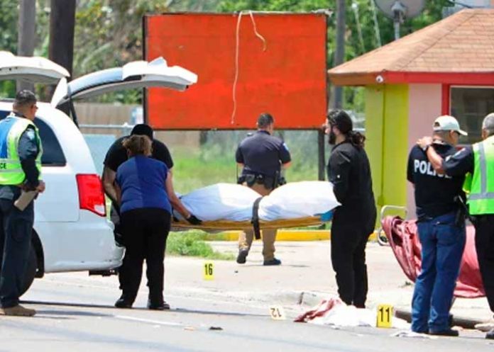 Hombre atropella y mata a ocho migrantes frente a un albergue en Texas