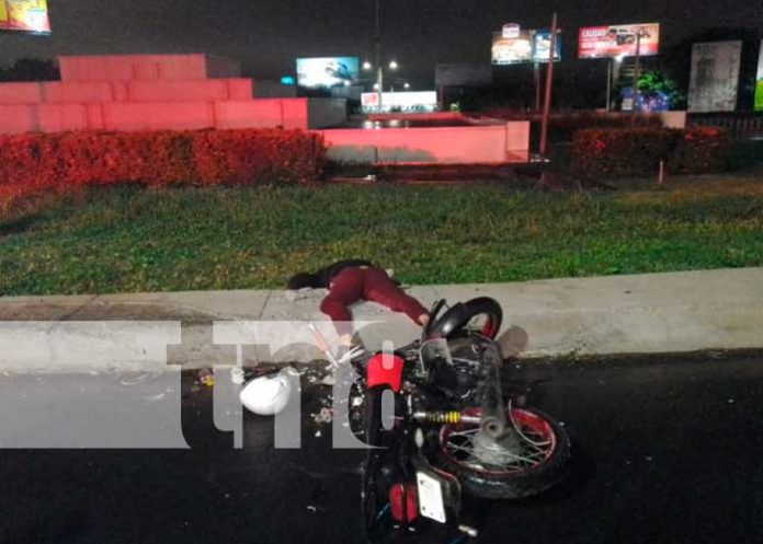 Perece tras estrellarse en la rotonda Rubén Darío, Metrocentro Managua