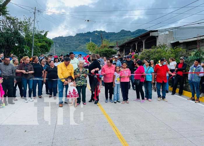 Inauguran calles de concreto hidráulico en barrios de Jinotega