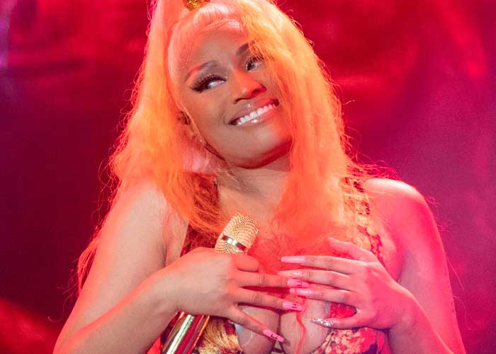 Nicki Minaj ha cumplido su palabra y se redujo las pechugas 