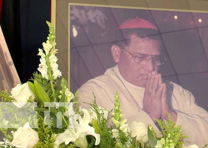 Foto: Realizan misa en homenaje al 5to. aniversario del señor Cardenal Miguel Obando / TN8 