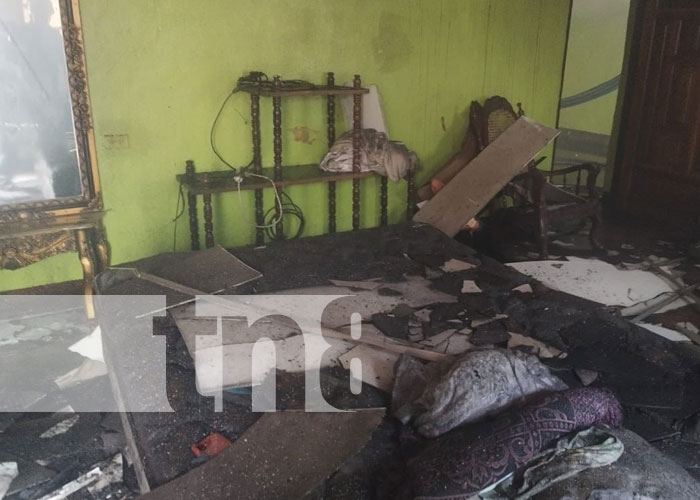 Foto: Incendio deja cuantiosos daños materiales en una vivienda de Chinandega /TN8