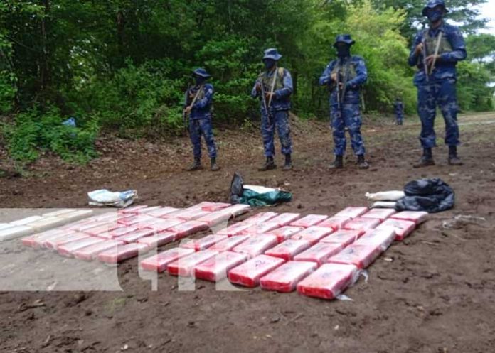 Ejército de Nicaragua incauta 60 tacos de droga en Masachapa