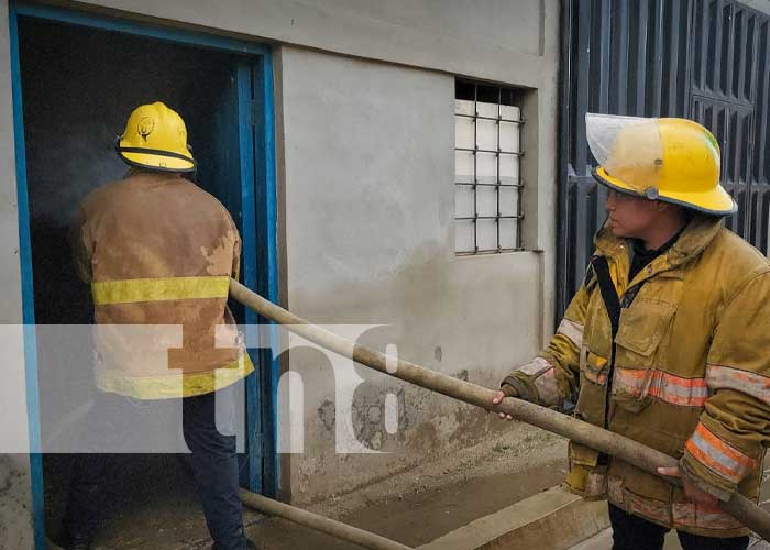 Foto: Ocotal: Rápida intervención de Bomberos logra extinguir conato de incendio en vivienda / TN8