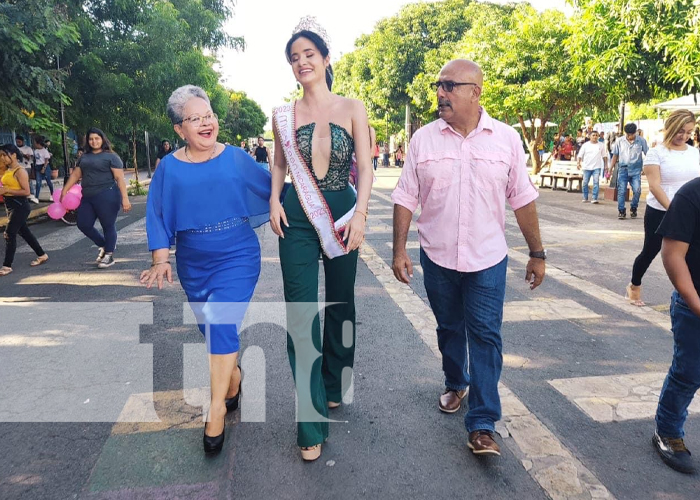 Miss Teen Nicaragua 2023 es recibida por los pobladores de Chinandega