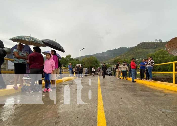 Inauguran moderno puente vial en Jinotega