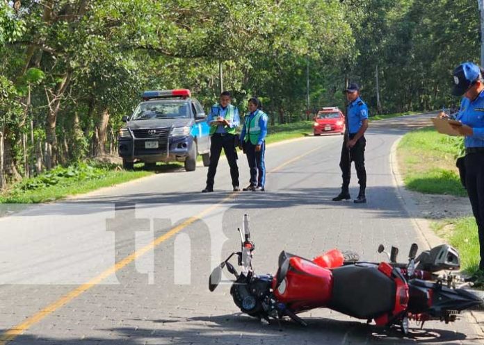 Dos personas lesionadas tras accidente vial en El Corozo, Jalapa